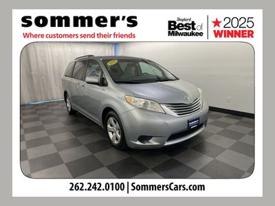 2015 Toyota Sienna LE 8 Passenger
