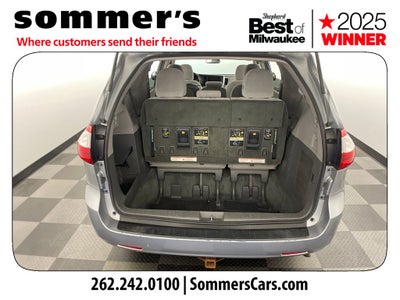 2015 Toyota Sienna LE 8 Passenger