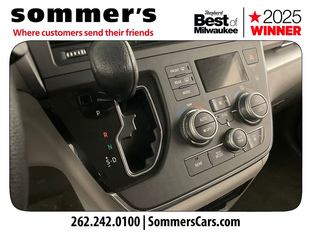2015 Toyota Sienna LE 8 Passenger