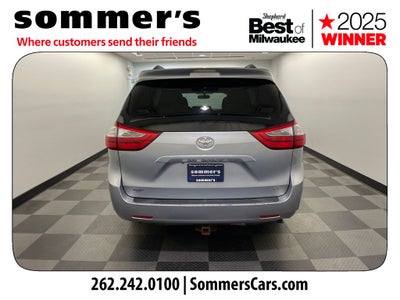 2015 Toyota Sienna LE 8 Passenger