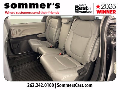 2022 Toyota Sienna XLE 8 Passenger