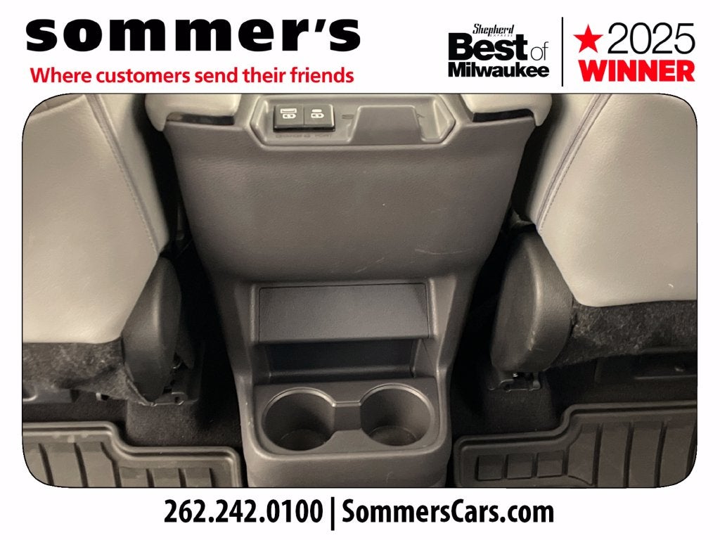2022 Toyota Sienna XLE 8 Passenger