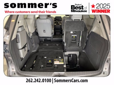 2022 Toyota Sienna XLE 8 Passenger