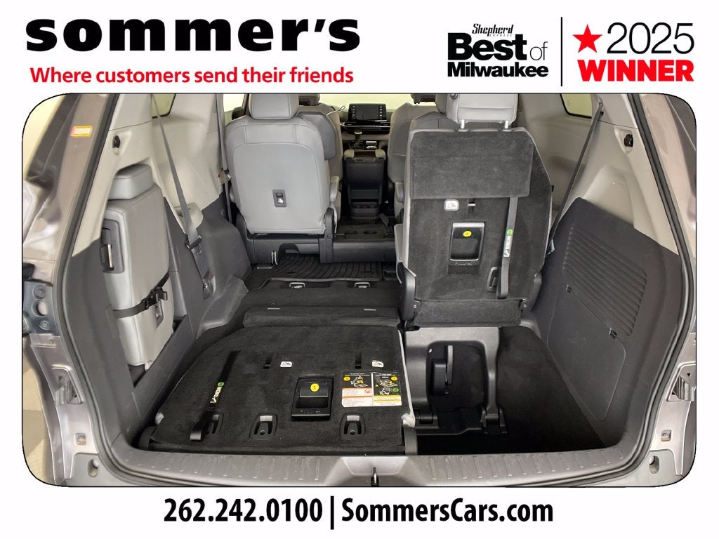 2022 Toyota Sienna XLE 8 Passenger